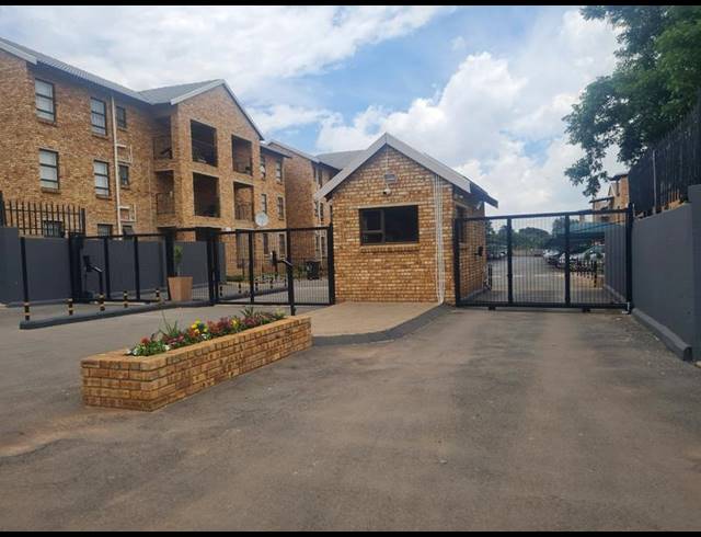 2 BEDROOM PROPERTY TO RENT IN GROBLERPARK EXT